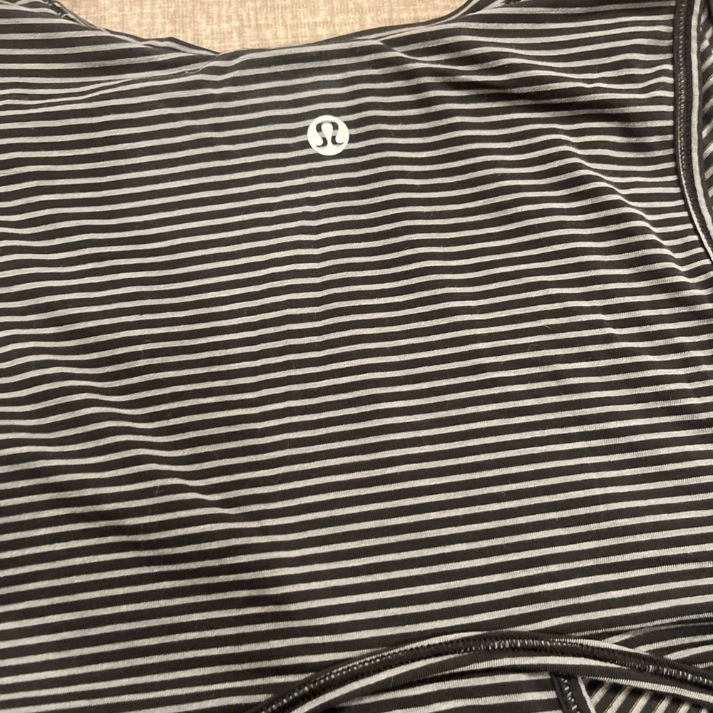 Lululemon Athletica Black and White Tank Top - Picture 6 of 6